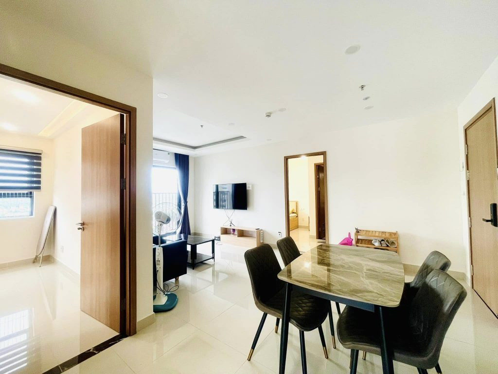 Không gian ăn uống của căn góc CT3 Vĩnh Điềm Trung view hồ và công viên