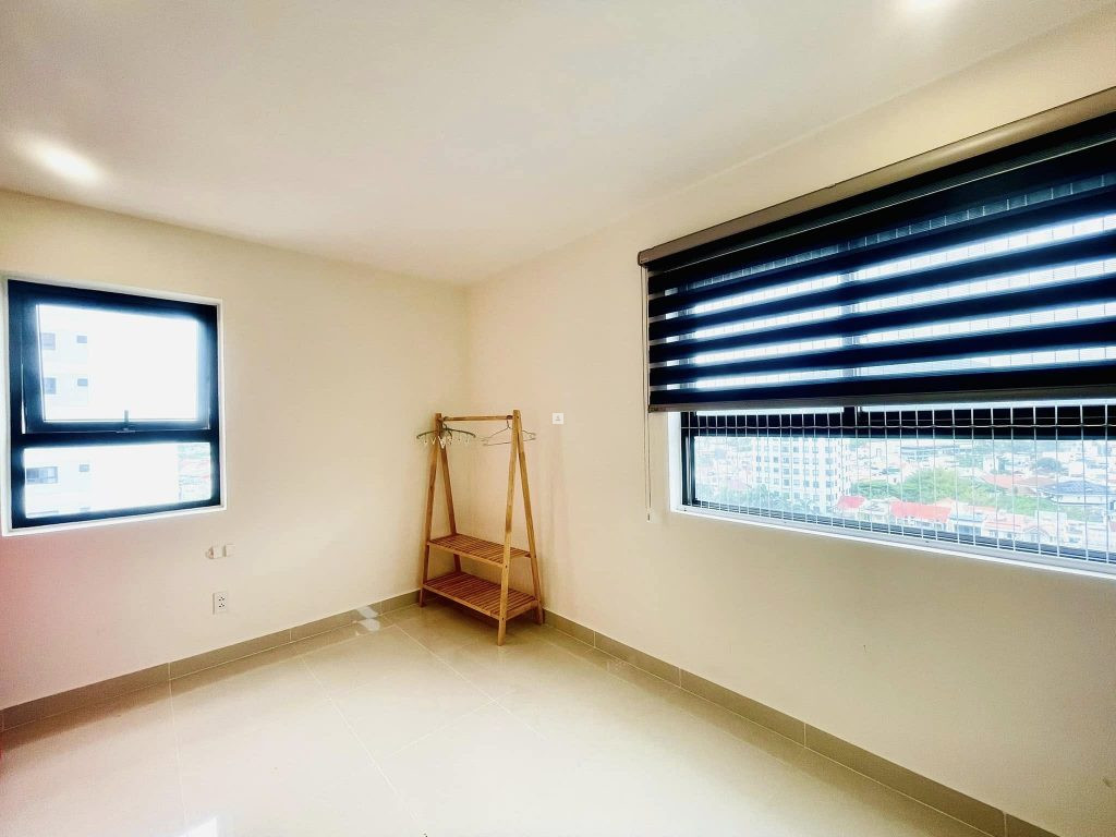 Phòng ngủ 2 - căn góc CT3 Vĩnh Điềm Trung view hồ và công viên