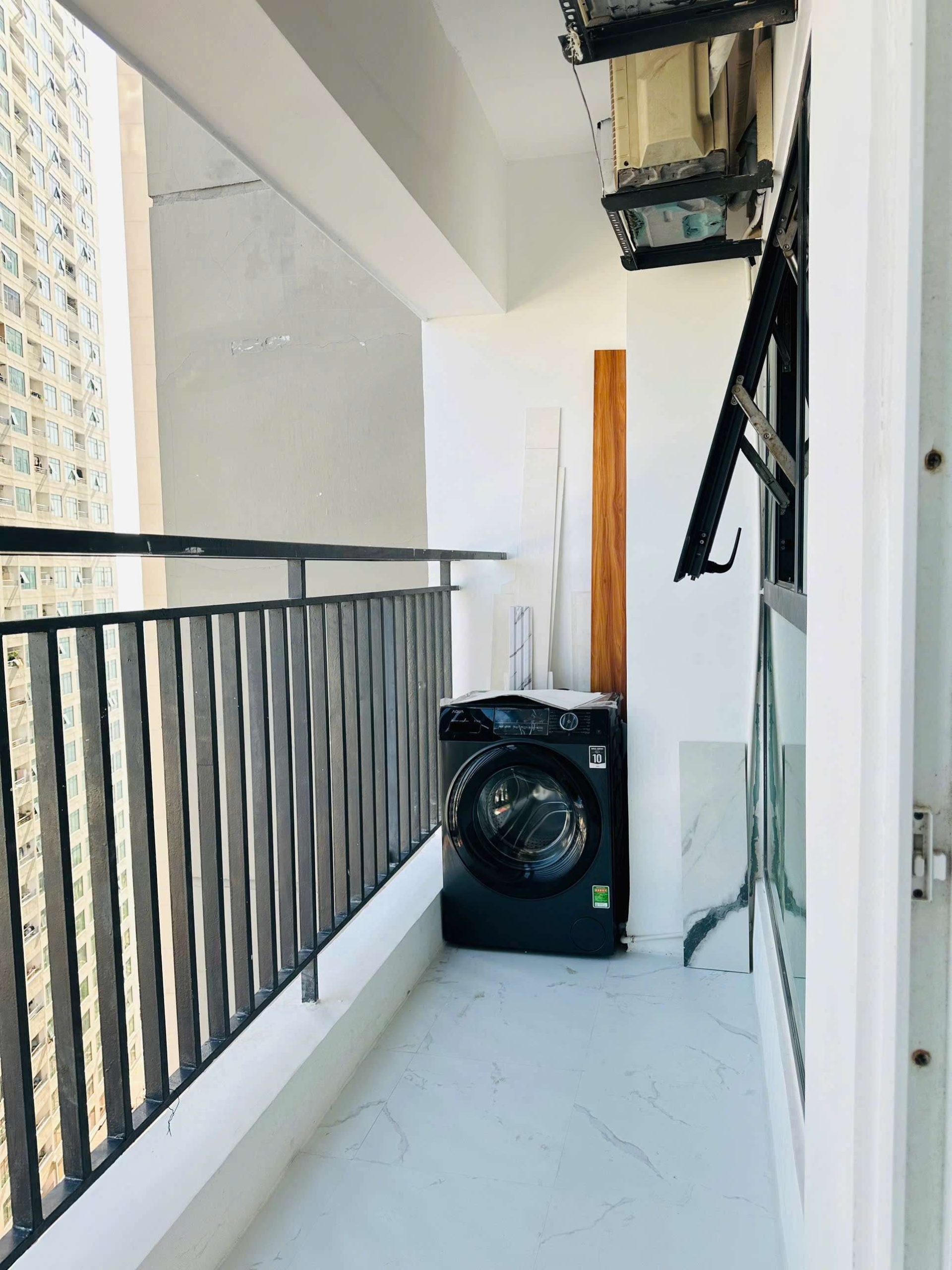 Căn hộ 14 Mường Thanh Viễn Triều Tầng 18 Tòa OC3. Ban công cực rộng Căn hộ 14 Mường Thanh Viễn Triều Tầng 18 Tòa OC3. Ban công cực rộng