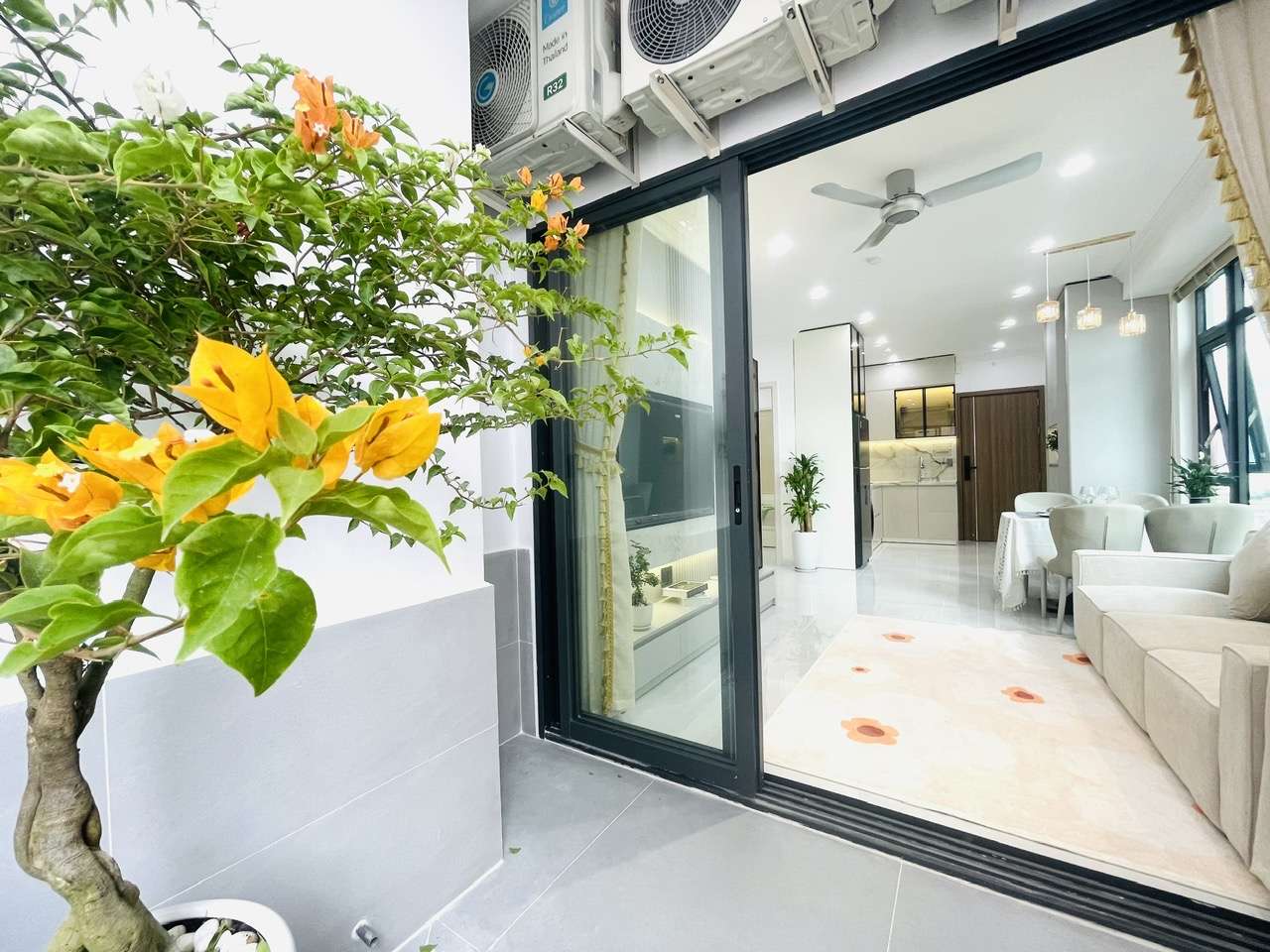 Căn góc 12 Mường Thanh Viễn Triều Tầng 20 Tòa OC2B. Ban công rộng, Đẹp và Mới 100%