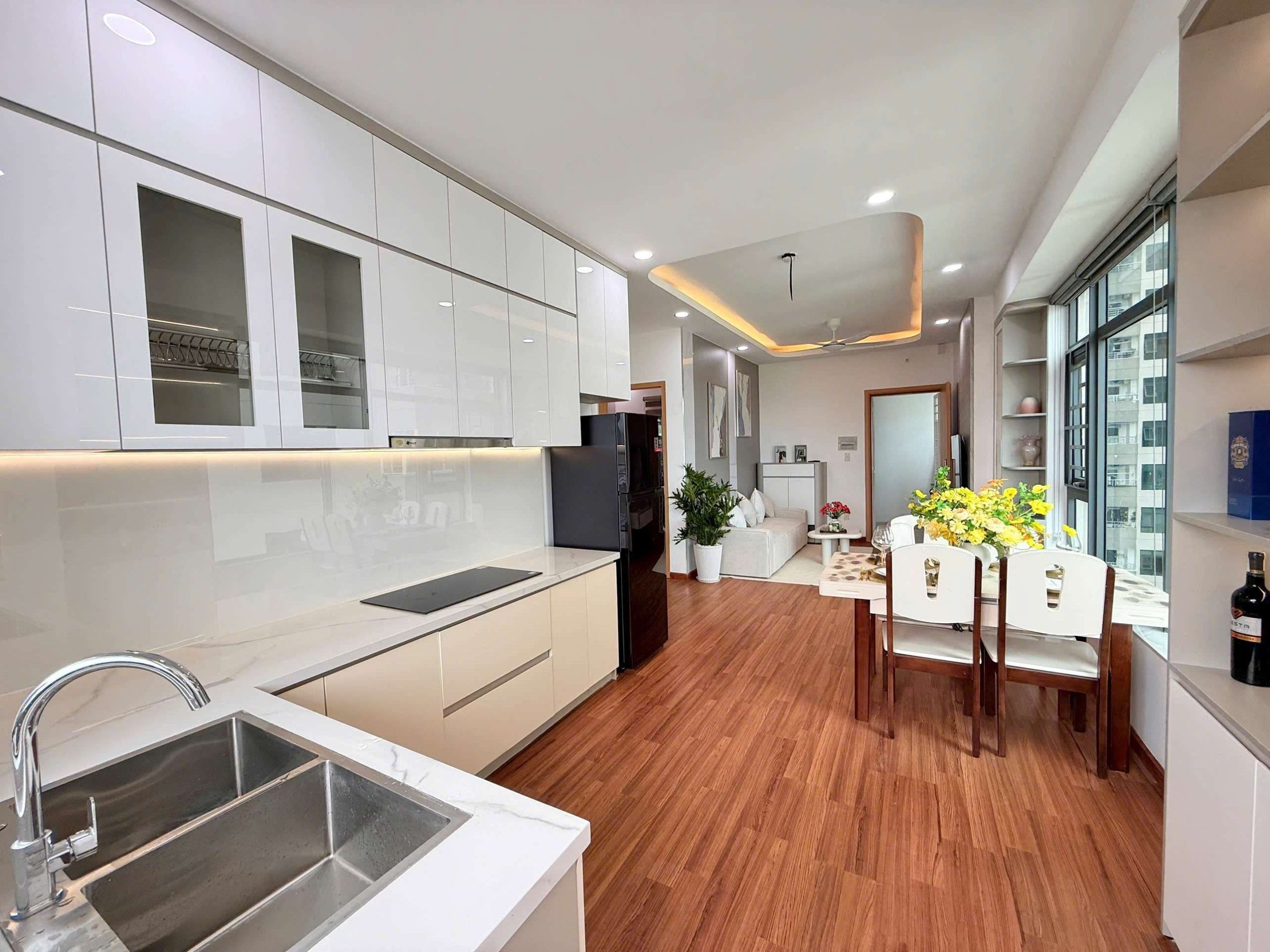 Căn hộ góc 18 Mường Thanh Viễn Triều Tầng 14 Tòa OC2A. View biển Hòn Chồng, Đẹp và Mới 100% Căn góc 18 Mường Thanh Viễn Triều Tầng 14 Tòa OC2A. View biển Hòn Chồng, Đẹp và Mới 100%