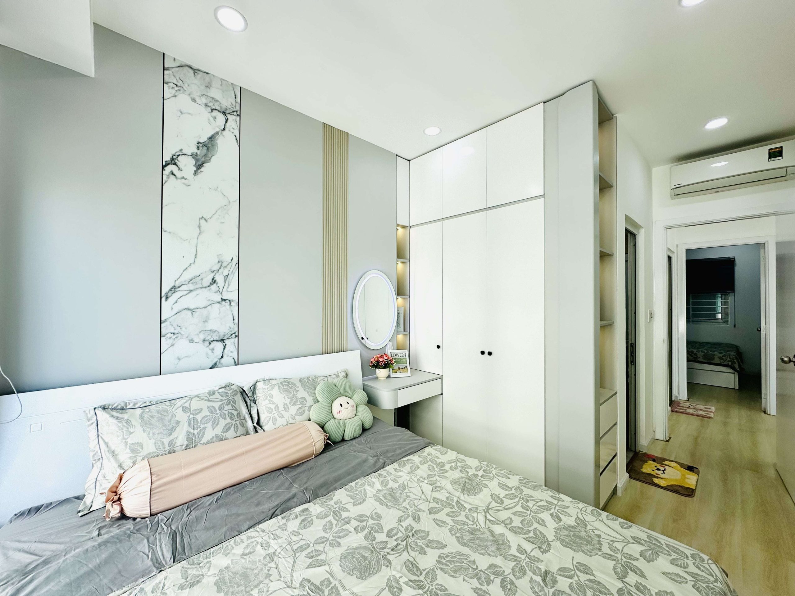 Căn hộ góc 12 Mường Thanh Viễn Triều Tầng 28 Tòa OC2B. Đẹp và 3 mặt thoáng Căn hộ góc 12 Mường Thanh Viễn Triều Tầng 28 Tòa OC2B. Đẹp và 3 mặt thoáng